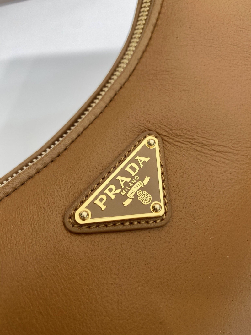 Pra*a hobo bags